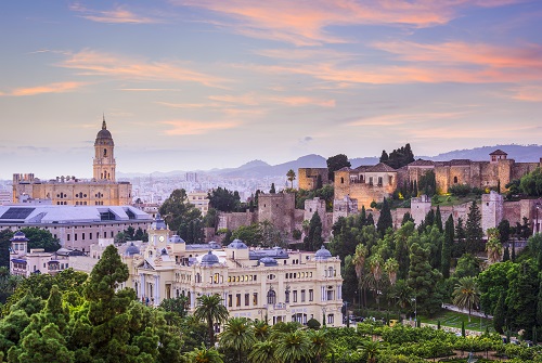 Vista de la Alcazaba de Málaga al atardecer
