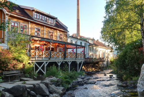 Restaurante sobre el río