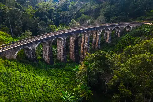 Vista del puente de los nueve arcos