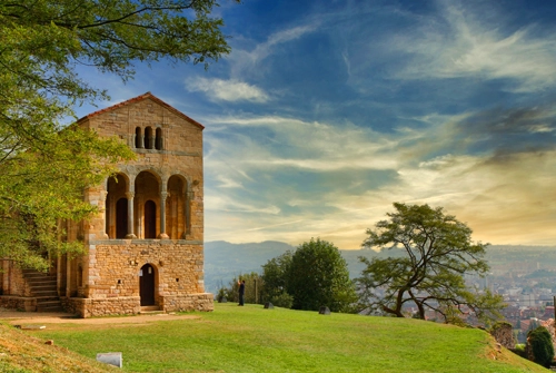 Iglesia de Santa María del Naranco - Oviedo